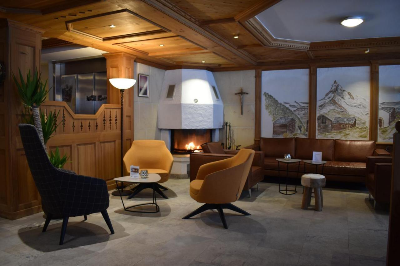 Hotel Matterhornblick Zermatt Bagian luar foto
