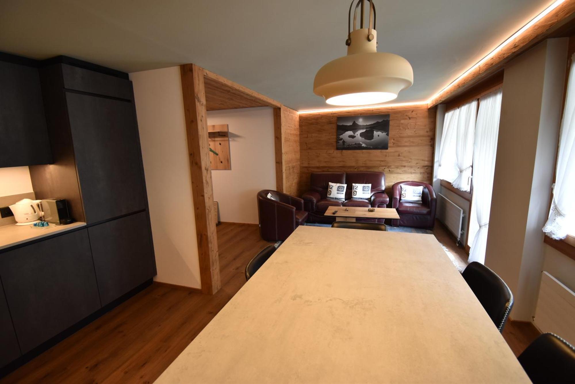 Hotel Matterhornblick Zermatt Bagian luar foto