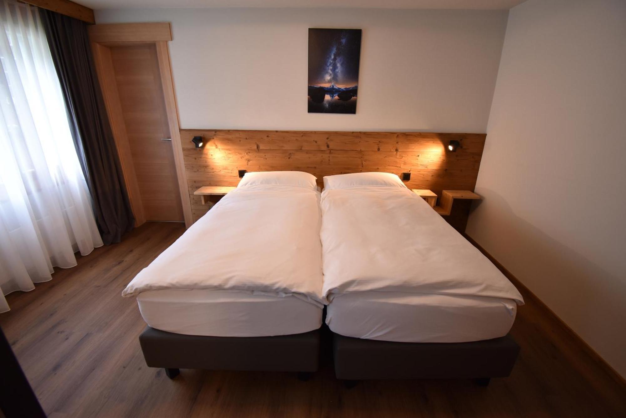 Hotel Matterhornblick Zermatt Bagian luar foto